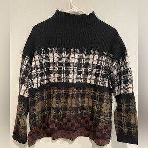 Women’s Silence + Noise plaid sweater Size M/L.